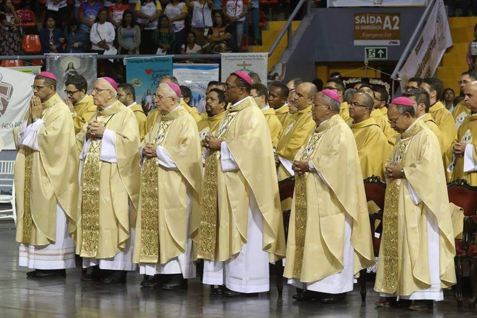 Bispos convidados para Missa da Quinzena