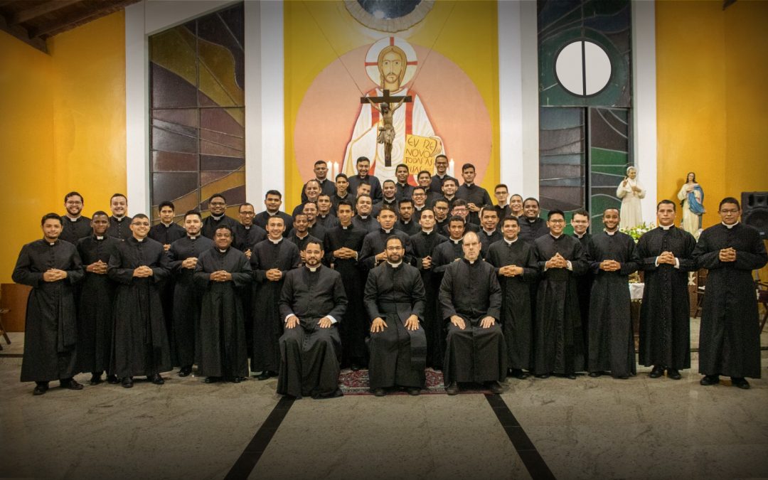 Seminaristas recebem Ministérios de Leitorado, Acolitado e Admissão às Ordens Sacras